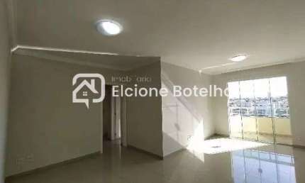 Apartamento para locação de aprox. 100 m², com 3 quartos, no bairro Brasil - Uberlândia - Mg