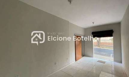 Cômodo comercial para locação de aprox. 70 m², no bairro Santa Mônica - Uberlândia - MG