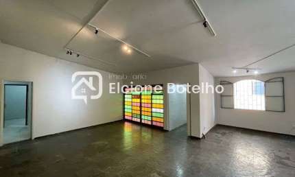 Casa para locação de aprox. 317 m², com 4 quartos, 2 suítes, no bairro Saraiva - Uberlândia - MG