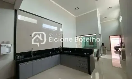 Casa para locação de aprox. 200 m², com 3 quartos, no bairro Jardim Europa - Uberlândia - Mg
