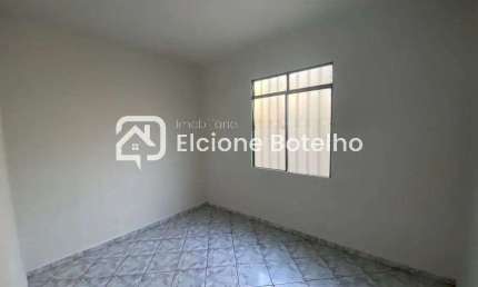 Casa para locação de aprox. 60 m², com 2 quartos, no bairro Cruzeiro do Sul - Uberlândia - MG