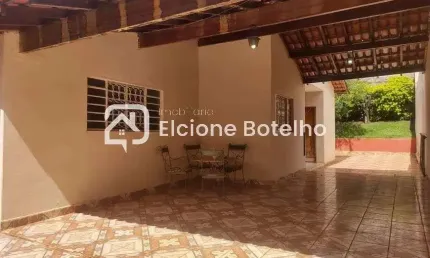 Casa para locação de aprox. 150 m², com 3 quartos, no bairro Morada da Colina - Uberlândia - MG
