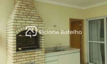 Cobertura para locação de aprox. 200 m², com 3 quartos, no bairro Santa Mônica - Uberlândia - MG