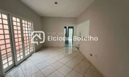 Casa para locação de aprox. 163 m², com 3 quartos, no bairro Jardim Patrícia - Uberlândia - Mg