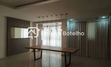Duplex para locação de aprox. 240 m², com 4 quartos, 4 suítes, no bairro Centro - Uberlândia - MG