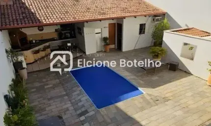Casa para locação de aprox. 229 m², com 3 quartos, no bairro Cidade Jardim - Uberlândia - MG