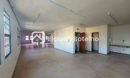 Loja comercial para locação de aprox. 400 m², no bairro Nossa Senhora Aparecida - Uberlândia - MG