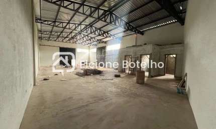 Galpão para locação de aprox. 327 m², frente recuada, no bairro Daniel Fonseca - Uberlândia - MG