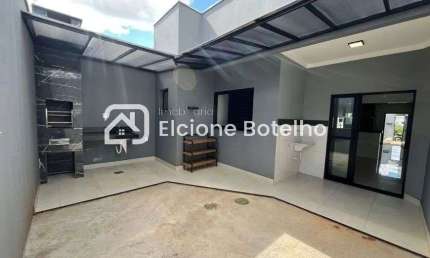 Casa para locação de aprox. 121 m², com 3 quartos, 1 suíte, no bairro Novo Mundo - Uberlândia - MG