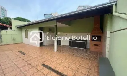 Casa para locação de aprox. 250 m², com 5 quartos, no bairro Santa Mônica - Uberlândia - MG