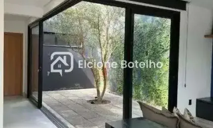 Casa para locação de aprox. 150 m², com 3 quartos, 1 suíte, no bairro Aclimação - Uberlândia - MG