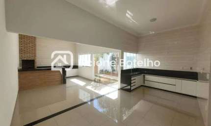 Casa em condomínio para locação de aprox. 180 m², com 3 quartos, no Minas Gerais - Uberlândia - MG
