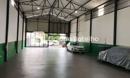Barracão para locação de aprox. 400 m², no bairro Nossa Senhora Aparecida - Uberlândia - MG