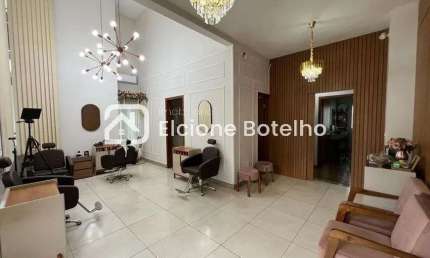 Casa para locação de aprox. 260 m², com 4 quartos, no bairro Cidade Jardim - Uberlândia - Mg