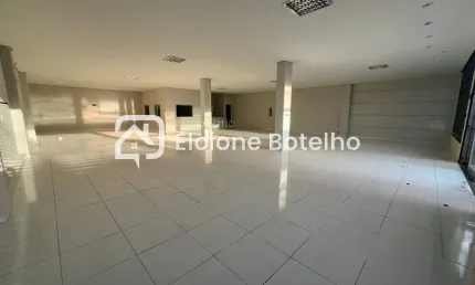 Loja comercial para locação de aprox. 530 m², frente recuada, no bairro Umuarama - Uberlândia - MG