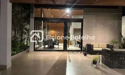 Casa para locação de aprox. 200m², com 3 suítes, no bairro Jardim Karaíba - Uberlândia - MG