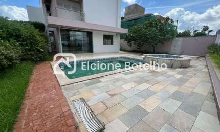 Casa em condomínio para locação de aprox 311 m², com 3 quartos no Morada da Colina - Uberlândia - Mg