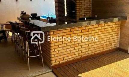 Casa em condomínio para locação de aprox. 152 m², com 3 quartos, no Jardim Holanda - Uberlândia - MG