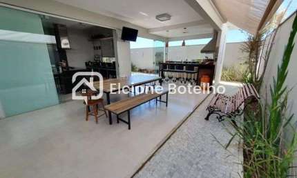 Casa em condomínio para locação, de aprox.200 m², com 3 quartos no Jardim Botânico - Uberlândia - MG