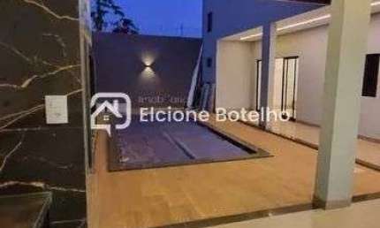 Casa para locação de aprox. 180 m², com 3 quartos, 1 suíte, no bairro Novo Mundo - Uberlândia - MG