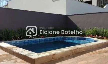 Casa em condomínio para locação de aprox 231 m², com 4 quartos no Granja Marileusa - Uberlândia - MG