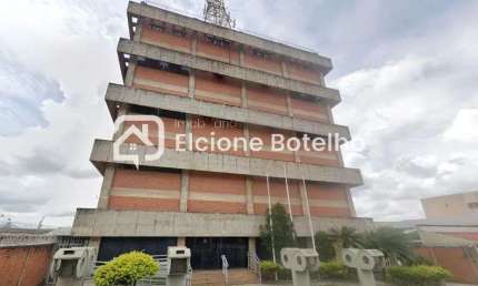 Prédio comercial para locação de aprox. 2250 m², com habite-se, no bairro Brasil - Uberlândia - Mg