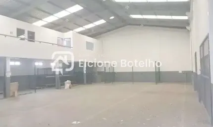 Galpão para locação de aprox. 500 m², com habite-se, no bairro Umuarama - Uberlândia - MG