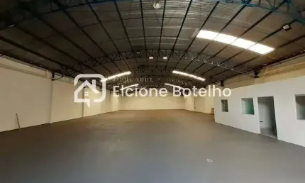 Galpão comercial para locação de aprox. 800 m², no bairro Marta Helena - Uberlândia - MG
