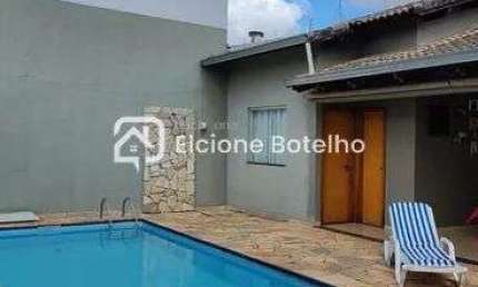 Casa para locação de aprox. 250 m², com 3 quartos, no bairro Segismundo Pereira - Uberlândia - Mg