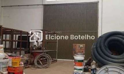 Galpão comercial para locação de aprox. 530 m², no bairro Aclimação - Uberlândia - MG