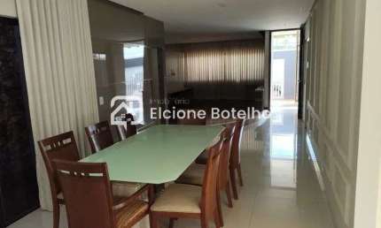 Casa para locação de aprox. 293 m², com 4 quartos, no bairro Brasil - Uberlândia - MG