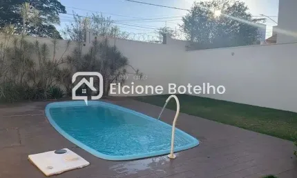 Casa em condomínio para locação de aprox. 200 m², com 3 quartos, no Lagoinha - Uberlândia - MG