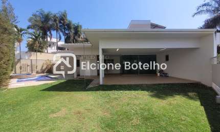 Casa em condomínio para locação de aprox. 340 m², com 5 quartos no Nova Uberlândia - Uberlândia - MG