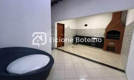 Casa para locação de aprox. 209 m², com 3 quartos, no bairro Dona Zulmira - Uberlândia - MG
