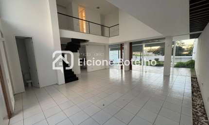 Casa sobrado para locação de aprox. 200 m², com 4 quartos, no Jardim Inconfidência - Uberlândia - MG