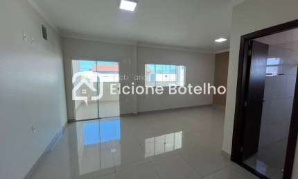 Casa sobrado para locação de aprox. 240 m², com 4 quartos, no Luizote de Freitas - Uberlândia - MG