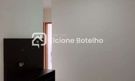 Apartamento para locação de aprox. 60 m², com 2 quartos, no bairro Jardim Holanda - Uberlândia - MG