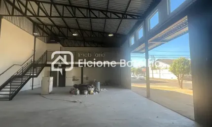 Galpão comercial para locação de aprox. 270 m², no bairro Custódio Pereira - Uberlândia - MG