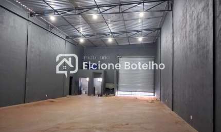 Galpão comercial para locação de aprox. 180 m², no bairro Custódio Pereira - Uberlândia - MG