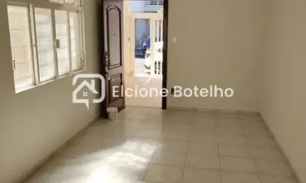 Casa para locação de aprox. 196 m², com 3 quartos, no bairro Nossa Srª Aparecida - Uberlândia - MG