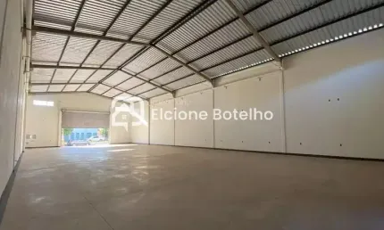 Galpão comercial para locação de aprox. 520 m², no bairro Jardim Holanda - Uberlândia - MG