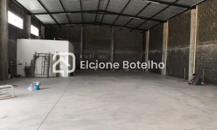 Galpão comercial para locação de aprox. 415 m², no bairro Jardim Brasília - Uberlândia - MG
