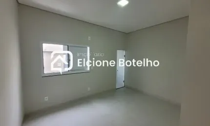 Casa para locação de aprox. 65 m², com 2 quartos, 1 suíte, no bairro Santa Rosa - Uberlândia - MG