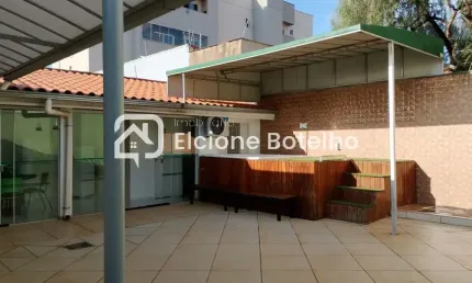 Casa para locação de aprox. 180 m², com 3 quartos, 1 suíte, no bairro Santa Mônica - Uberlândia - MG