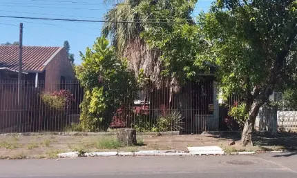 Terreno com Casa Antiga à Venda – Excelente Localização!