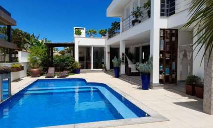 Casa para Venda em Florianópolis, JURERE INTERNACIONAL, 4 dormitórios, 4 suítes, 5 banheiros, 4 vagas