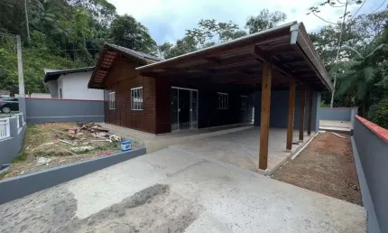 Casa à venda no bairro jaraguá 84 em jaraguá do sul/sc