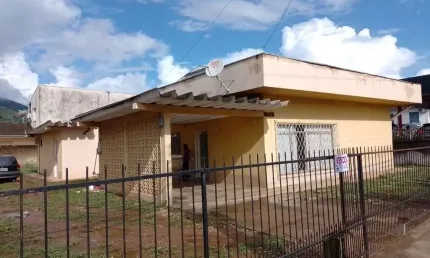 Casa à venda na Rua Erwino Menegotti, Rau, Jaraguá do Sul