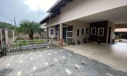Casa à venda no bairro Tifa Martins em Jaraguá do Sul/SC