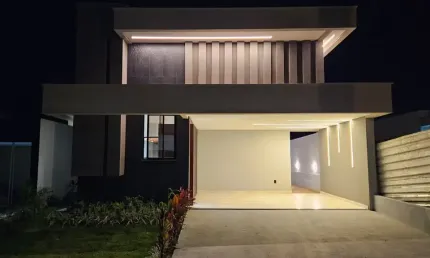 Casa em Condomínio Fechado em Parnamirim - 4 Suítes - 162m²